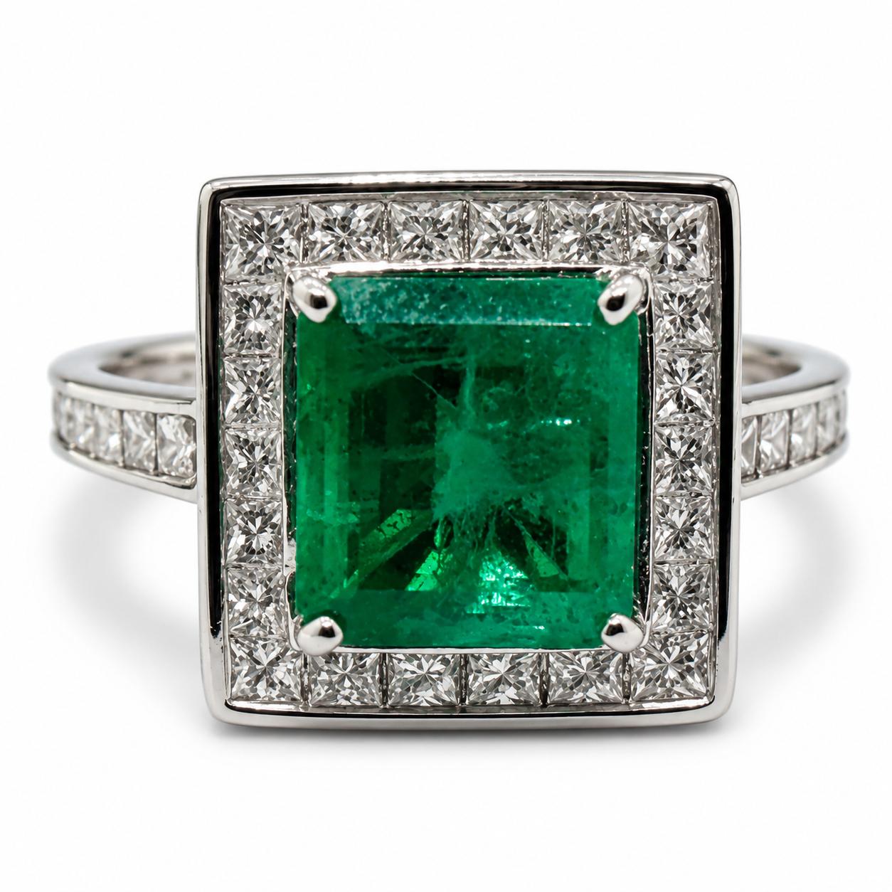 Elegant One-of-a-Kind Emerald And Diamond Ring 18K White Gold 