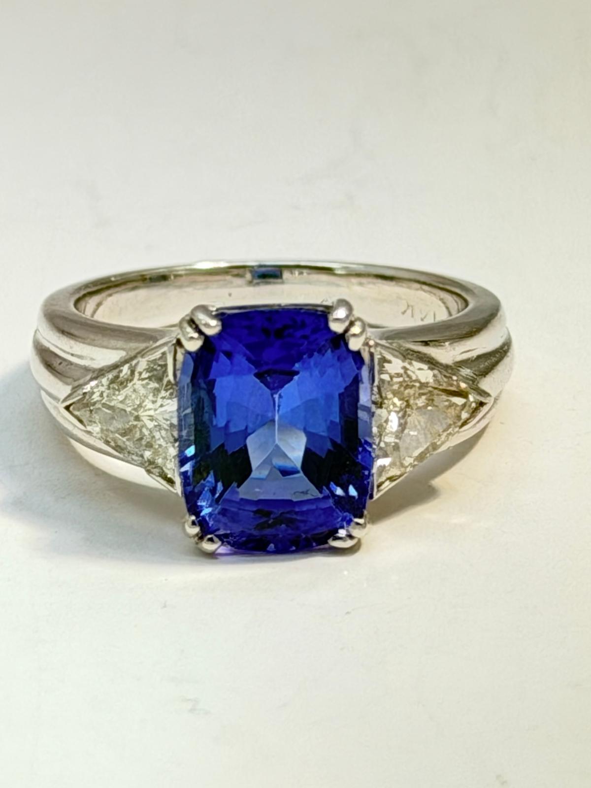 Elegant One-of-a-Kind Blue Tanzanite and Diamond Ring 14 K White Gold 