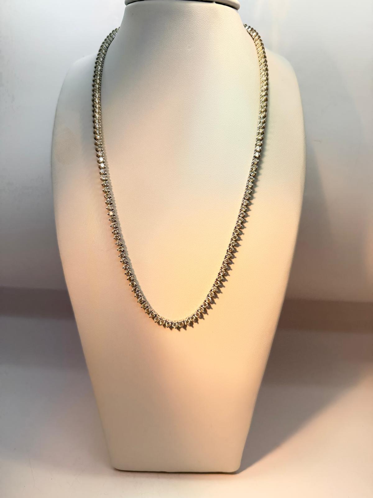 Beautiful Diamond Tennis Necklace 14K White Gold